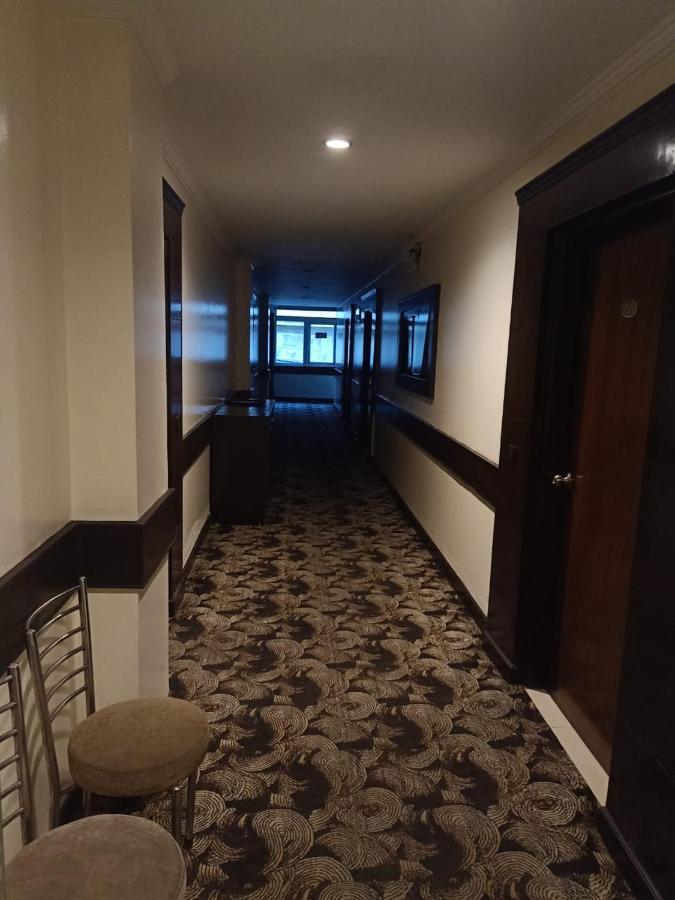 Hotel Clark Heights Új-Delhi Kültér fotó