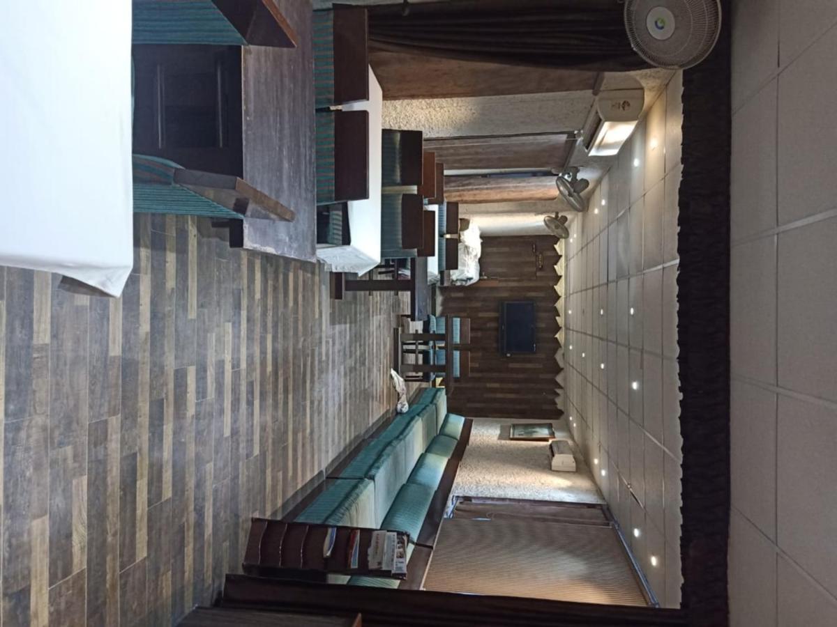 Hotel Clark Heights Új-Delhi Kültér fotó