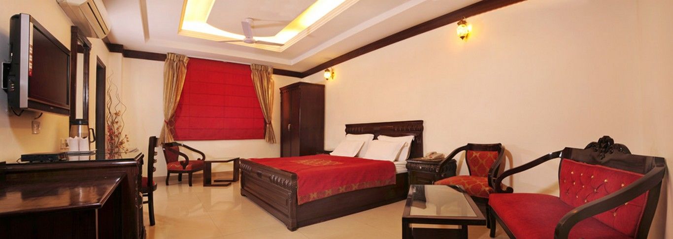 Hotel Clark Heights Új-Delhi Kültér fotó