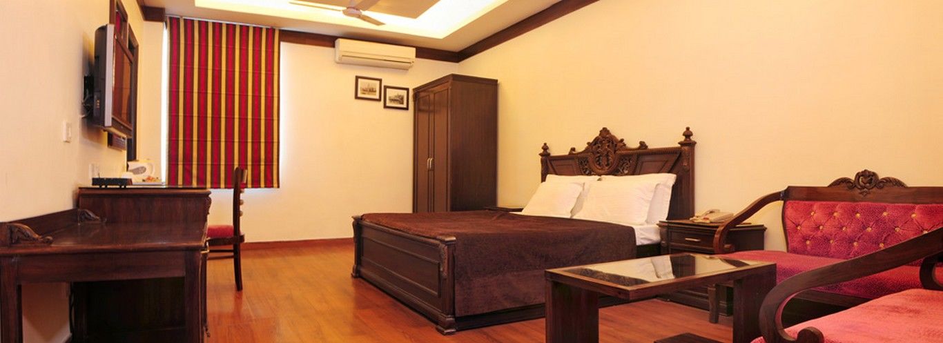 Hotel Clark Heights Új-Delhi Kültér fotó