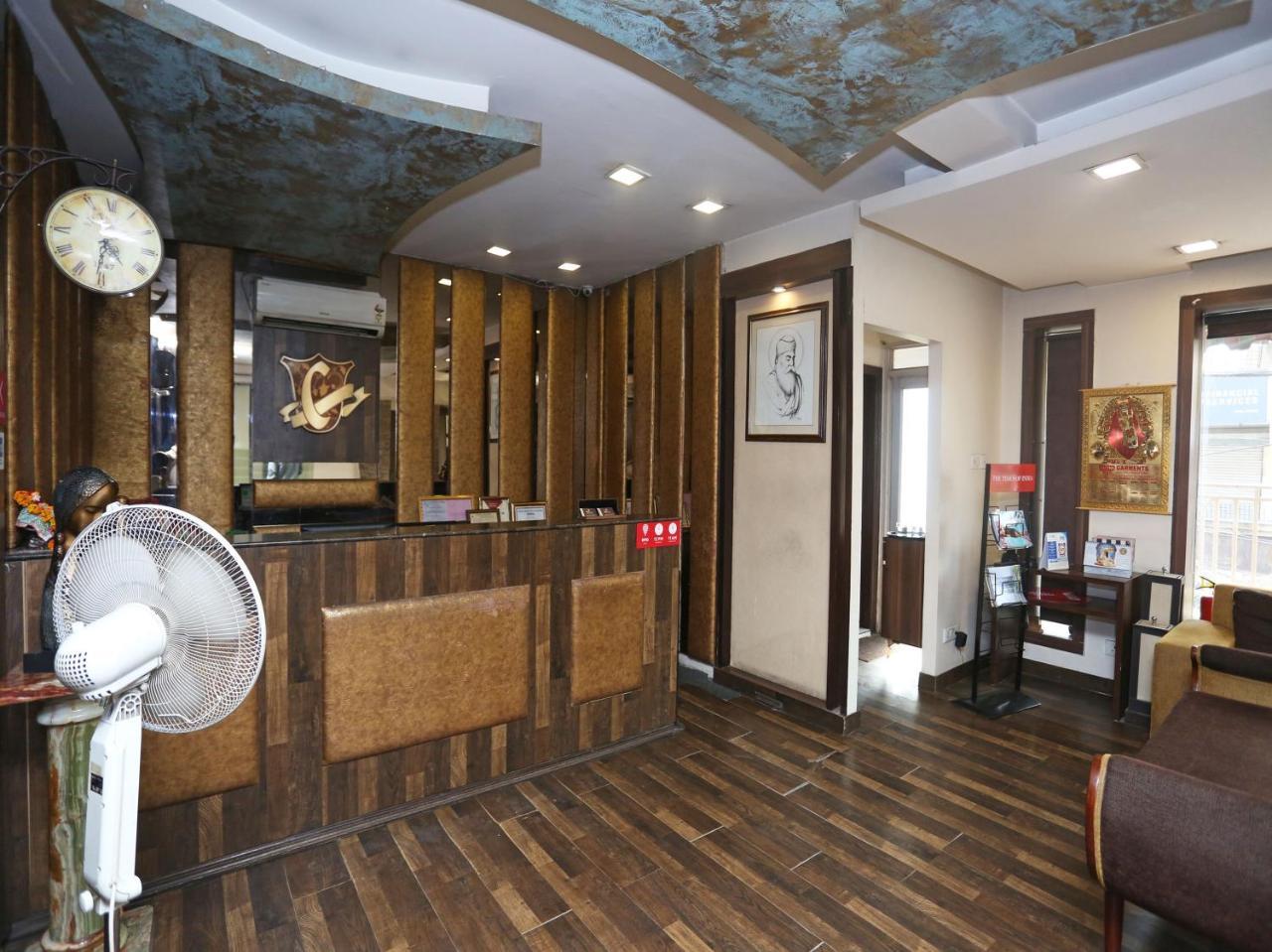 Hotel Clark Heights Új-Delhi Kültér fotó