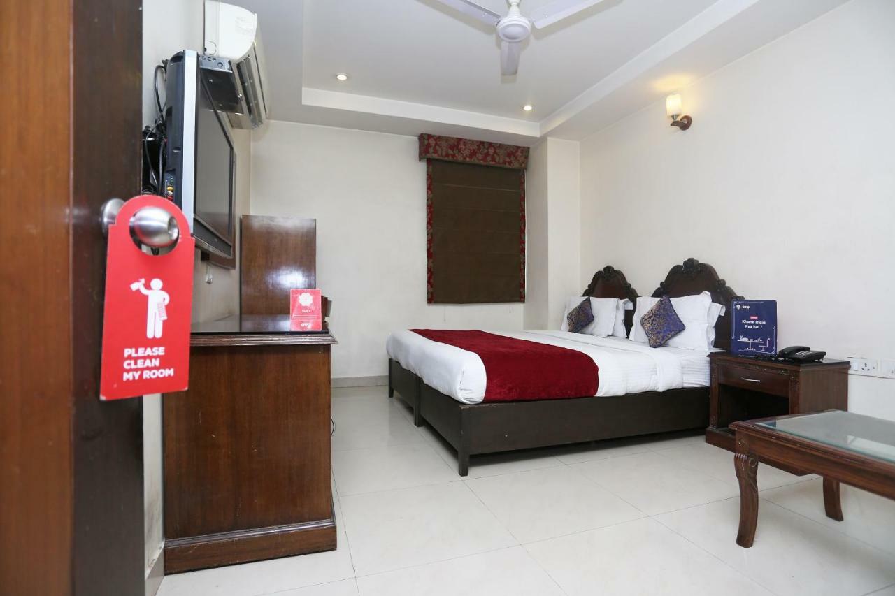 Hotel Clark Heights Új-Delhi Kültér fotó